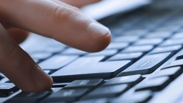 pozadi_firemni_it_male